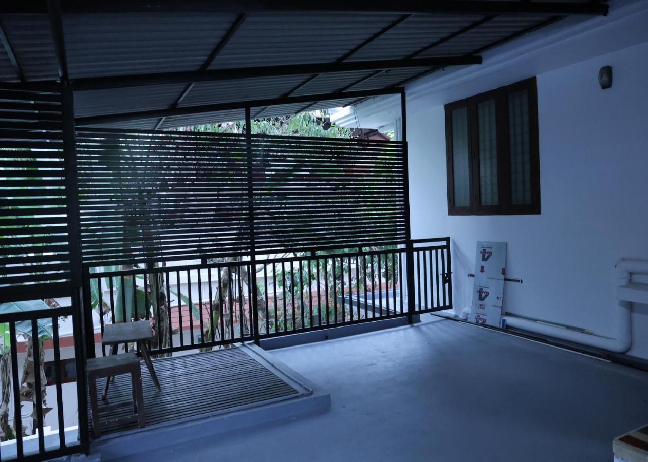 Malpans Mansion Hotel Nedumbassery Exterior photo