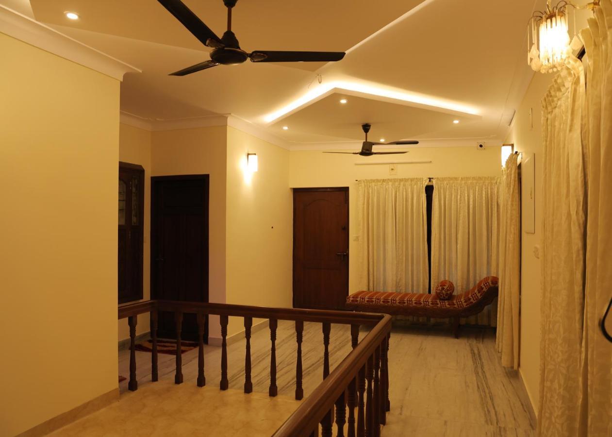 Malpans Mansion Hotel Nedumbassery Exterior photo